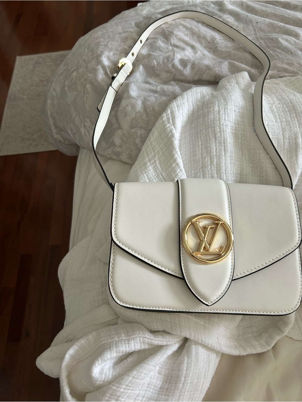 Source Unknown Cream Crossbody Bag with Gold Logo Accent